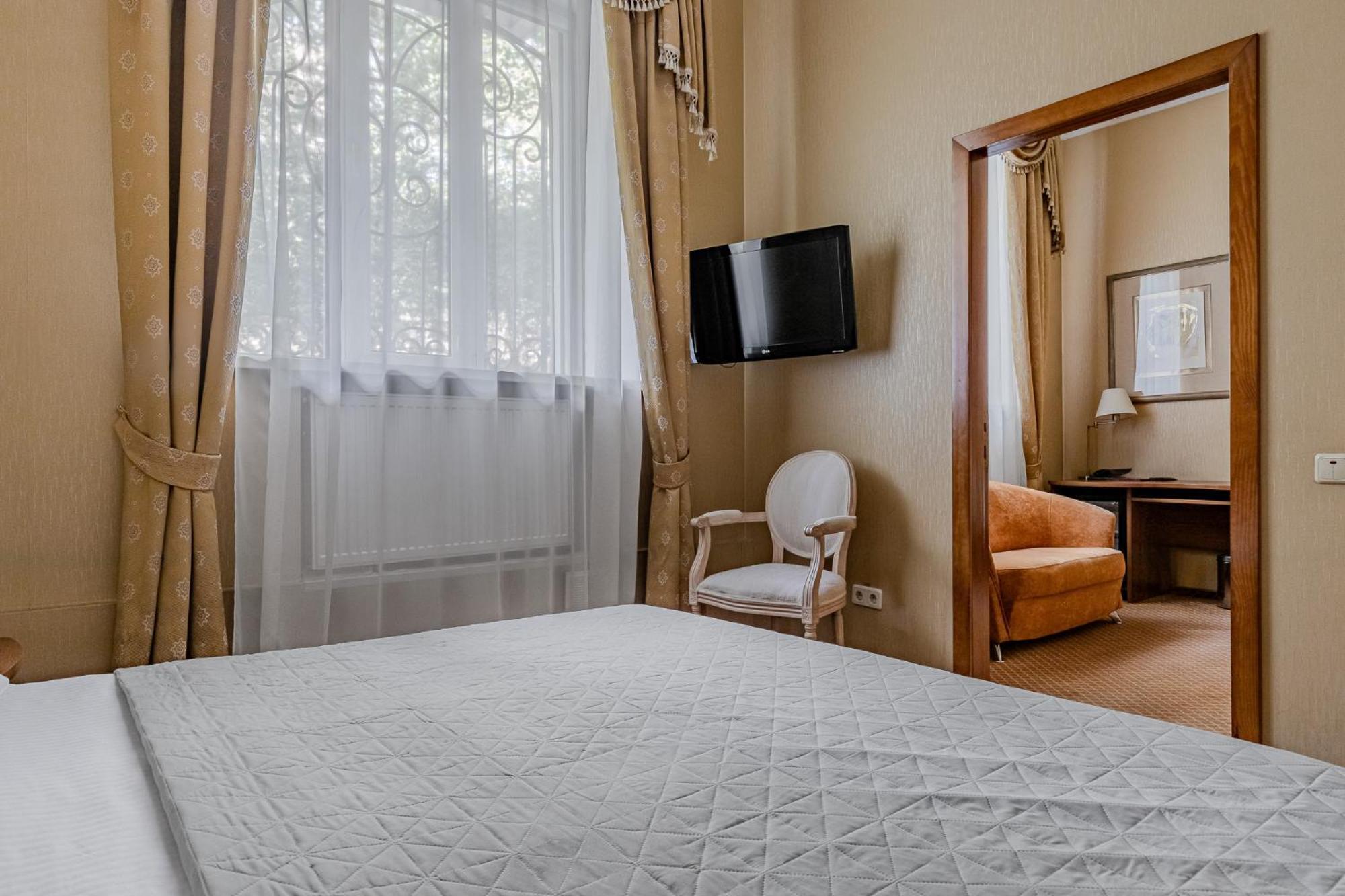 Gallery Hotel Gintama Apgrade Kyjev Pokoj fotografie